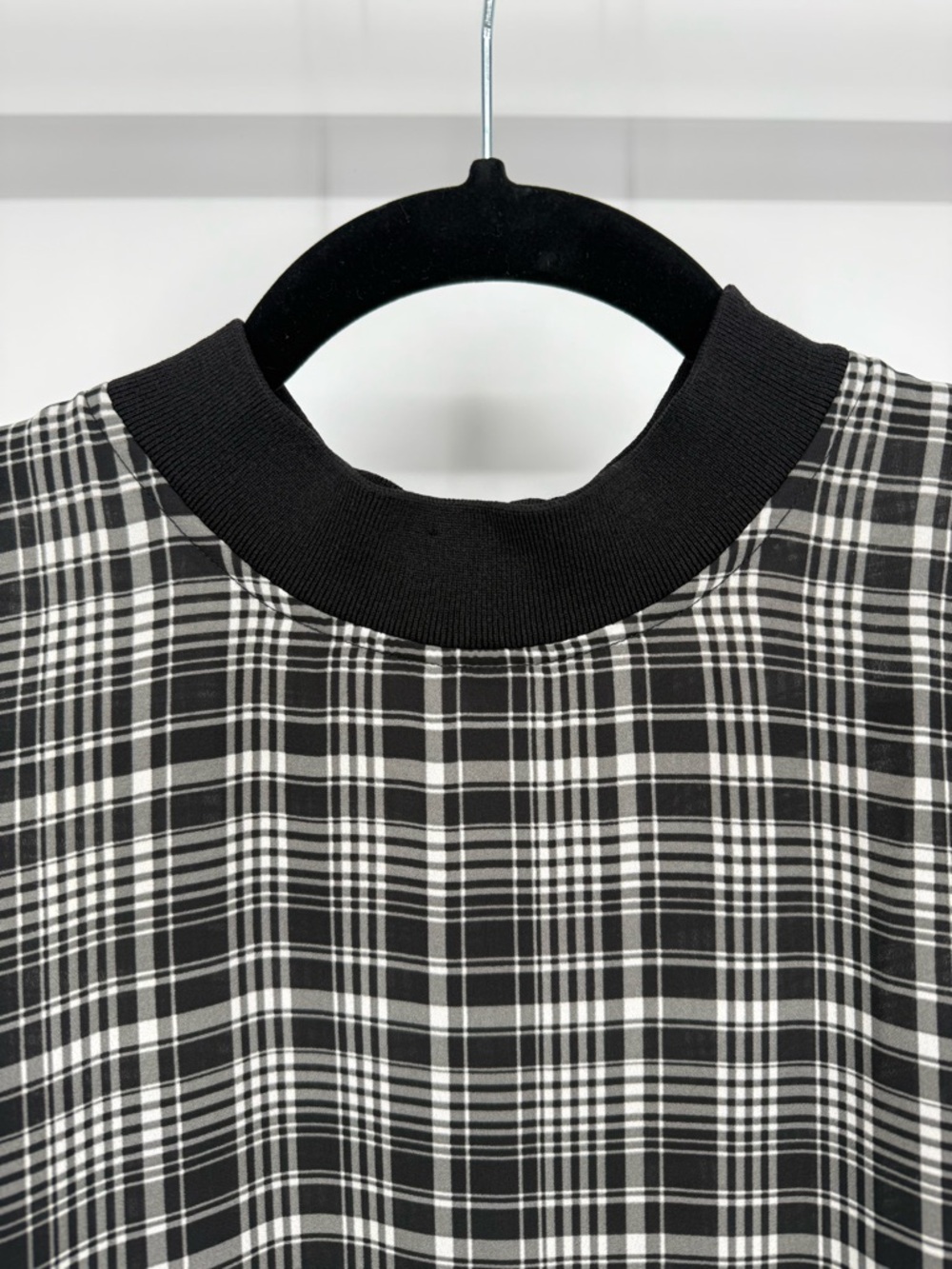 LOFT Plaid Sleeveless Blouse Mock Neck Zip Back Career Chic Preppy Chiffon Large - Picture 5 of 12